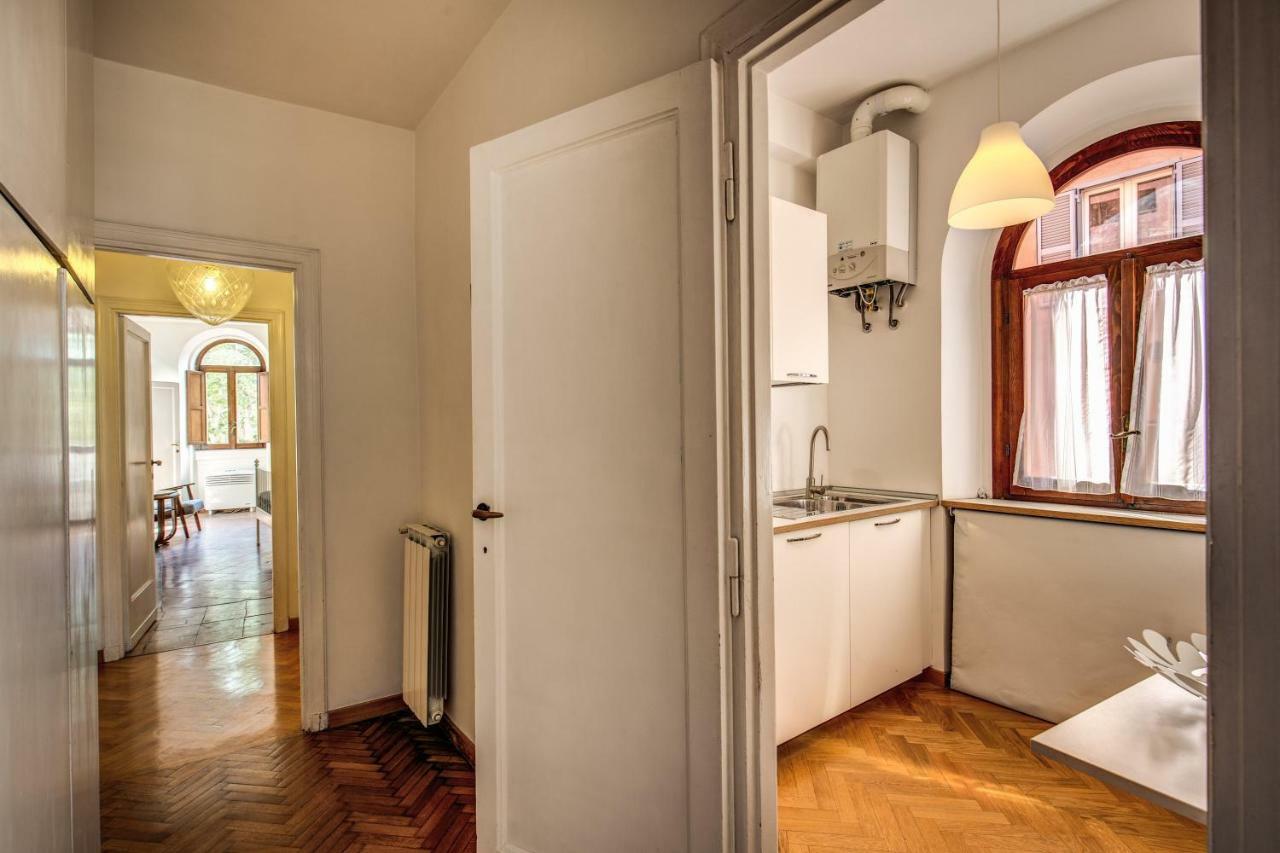 Campo Di Fiori 2 Bedroom Via Giulia Rome Bagian luar foto